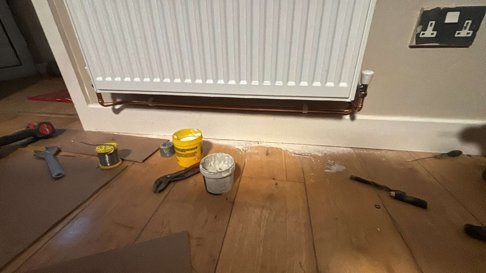 Heating system manifold and underfloor heating pipework installation, The Pipe Guy